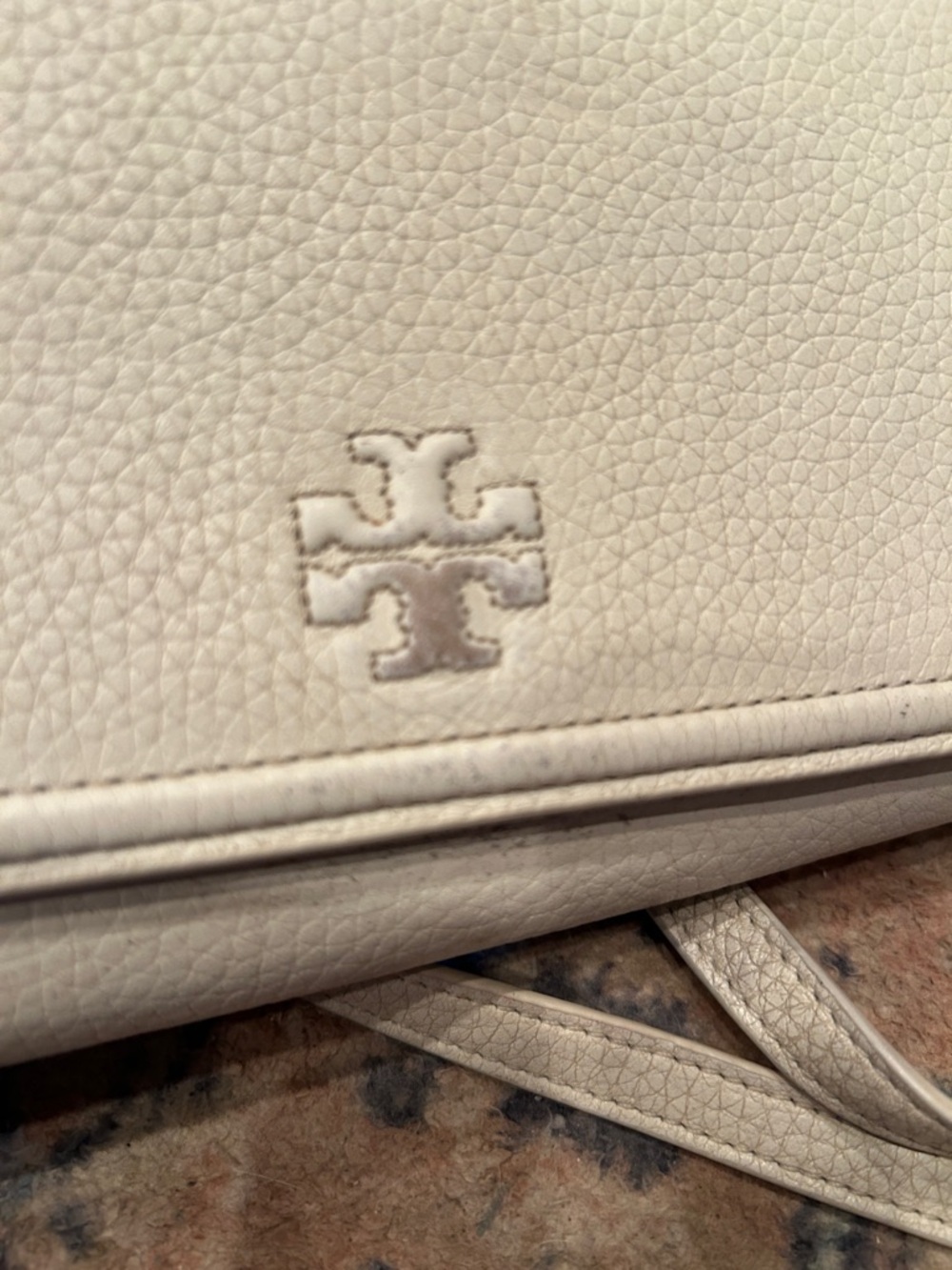 Tory Burch Pebbled Leather Wristlet Wallet in Off-White - Picture 8 of 15